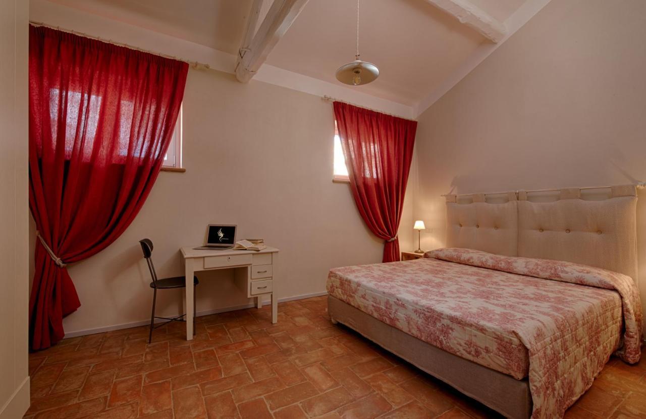 Agriturismo Poderedodici Orbetello Eksteriør billede