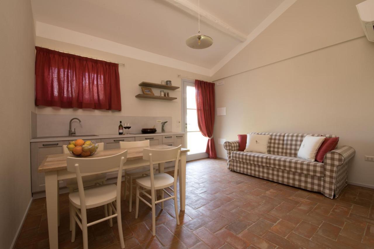 Agriturismo Poderedodici Orbetello Eksteriør billede